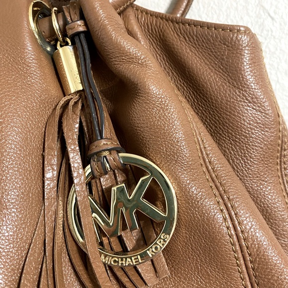 Michael Kors Skorpios Brown Pebble Leather Drawstring Tote Shoulder Bag MK Charm - Picture 3 of 8